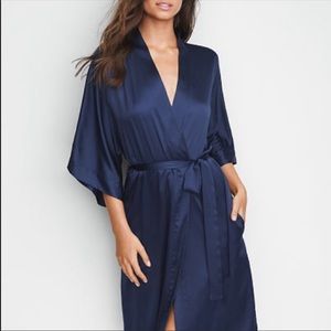 Victoria’s Secret poly robe in navy -knee length!